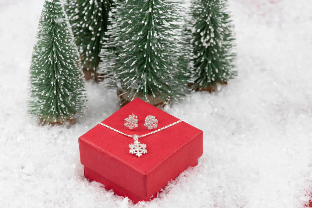 New Sterling Silver Christmas Snowflake Pendant With Chain 16" - Image 4